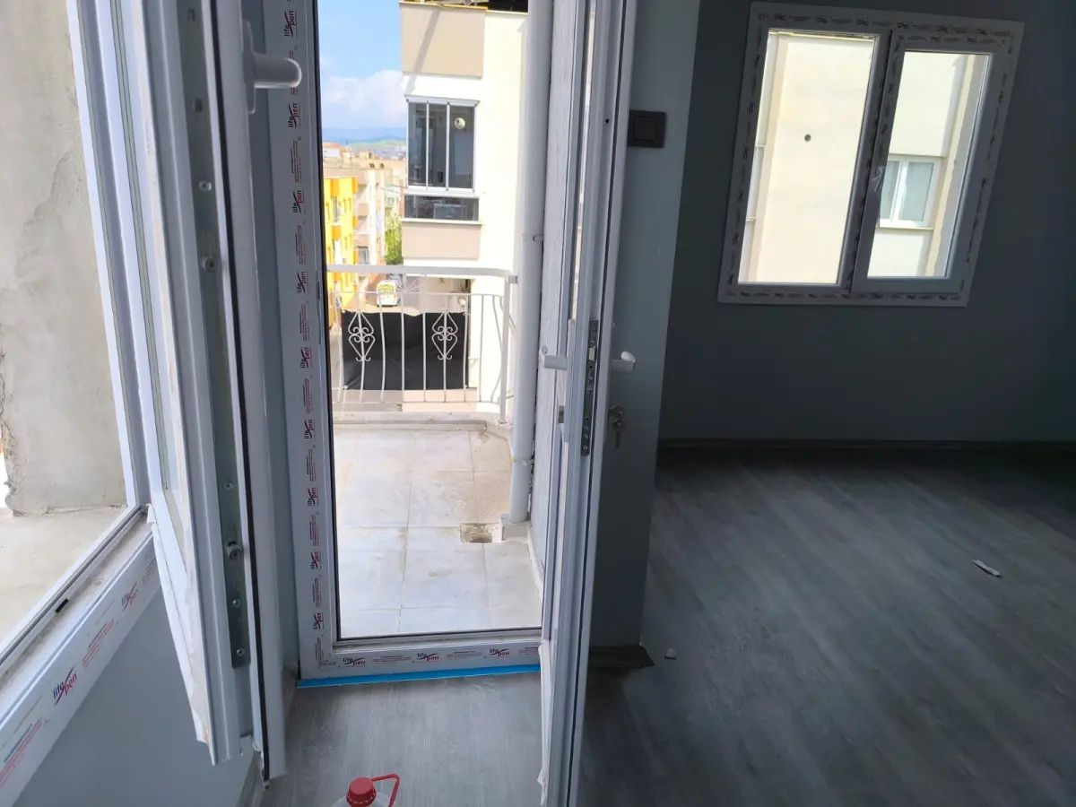 TURGUTLU İSTİKLAL MAHALLESİ ACİL SATILIK DAİRE - Fotoğraf 3